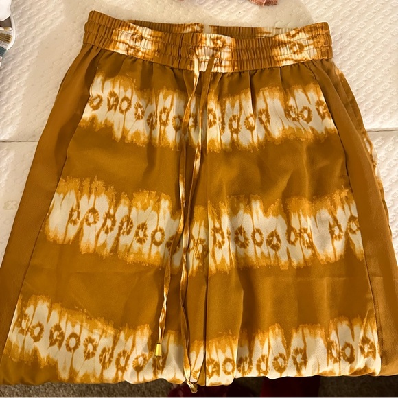 Gold Palazzo pants - Picture 2 of 10